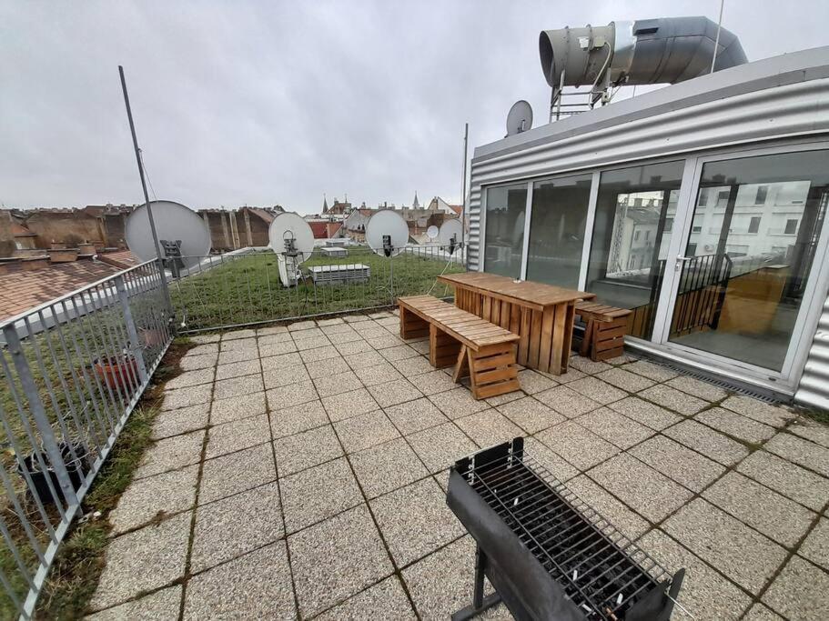 Lovely Apartment In City Centre For 4 Guests Budapest Exterior foto