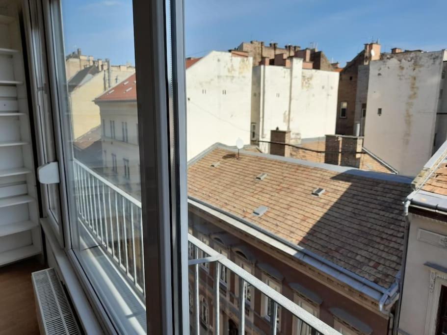 Lovely Apartment In City Centre For 4 Guests Budapest Exterior foto
